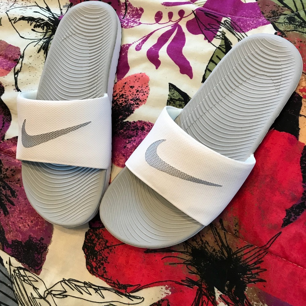 Nike flip flops